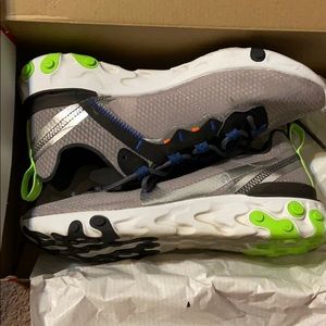 NIKE REACT ELEMENT 55 SE